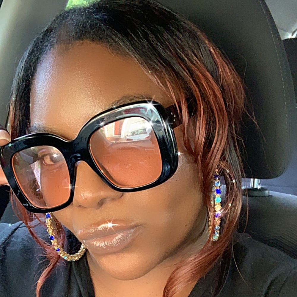 Meet your Posher, Shanika